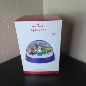 Hallmark Keepsake 2013 Magic Light & Sound Magic Cord Holiday Park Snow Globe